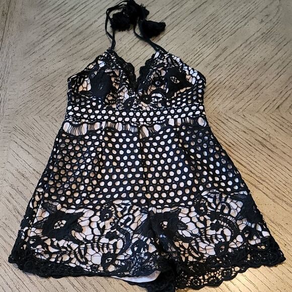 Black halter lace short jumpsuit size S Tea&Cup - Picture 1 of 12